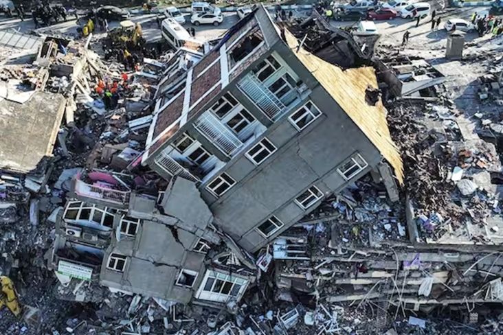 Apartemen-apartemen banyak yang hancur