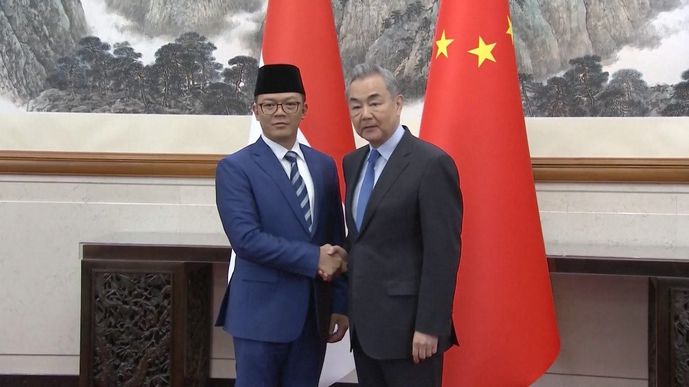 Wang menyoroti proyek-proyek utama seperti Kereta Cepat Jakarta-Bandung dan Dua Negara