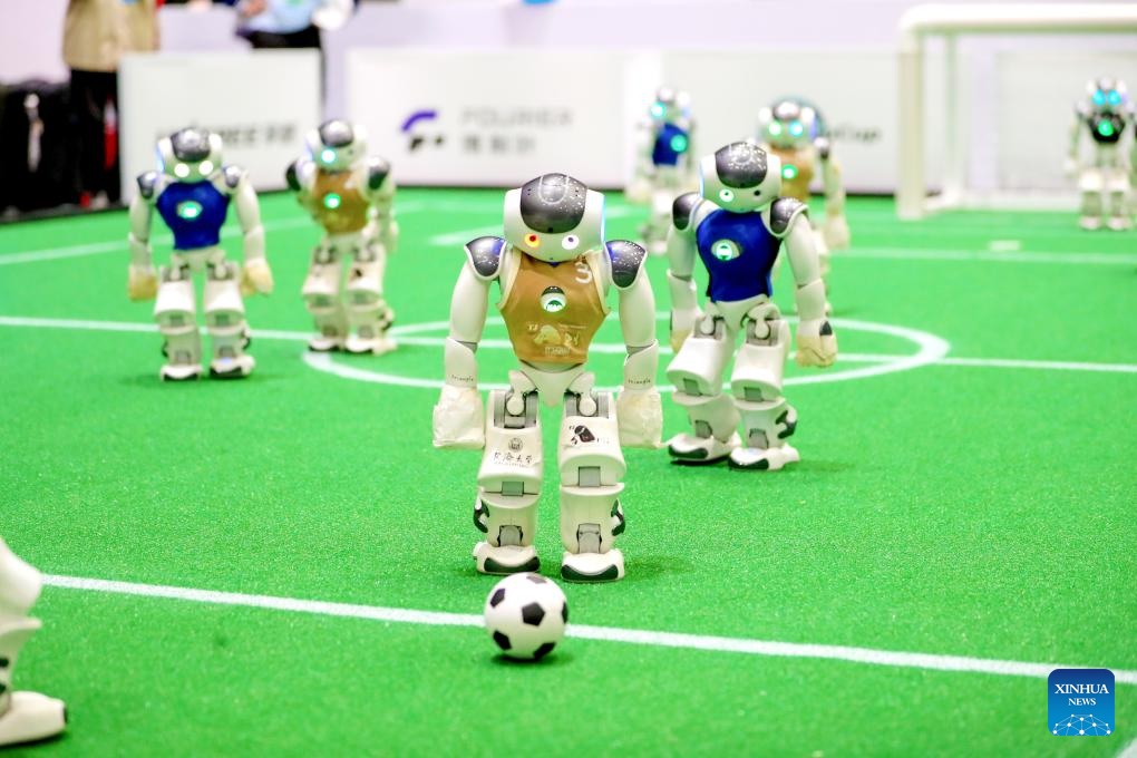 Lebih dari 200 tim dari lebih dari 20 negara dan wilayah berpartisipasi dalam kompetisi RoboCup Asia-Pasifik 2024 di Qingdao Provinsi Shandong Tiongkok timur
