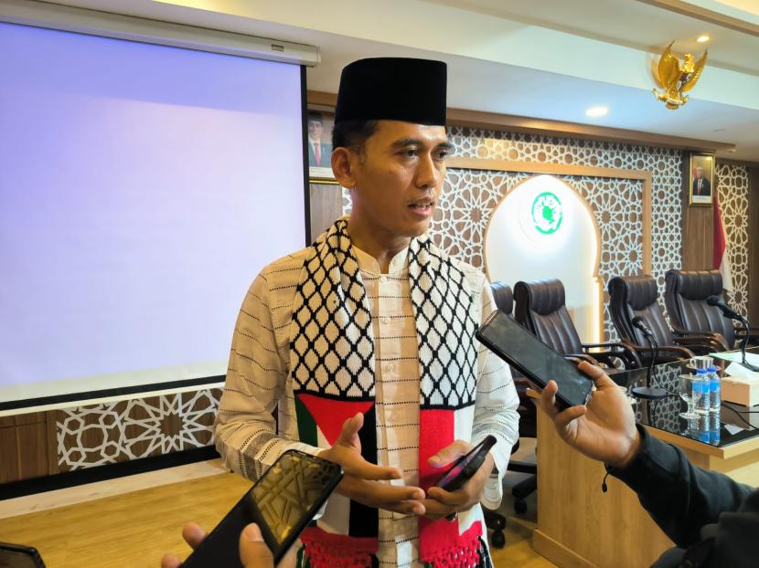 MUI juga menegaskan bahwa zakat dari masyarakat muslim di Indonesia