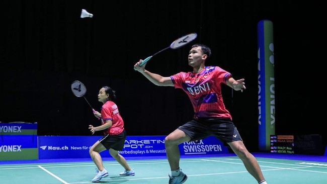 Rinov Rivaldy/Pitha Haningtyas Mentari memulangkan Hiroki Midorikawa/Natsu Saito pada babak 16 besar Badminton Asia Championships (BAC) 2023 di Sheikh Rashid Bin Hamdan Indoor Hall
