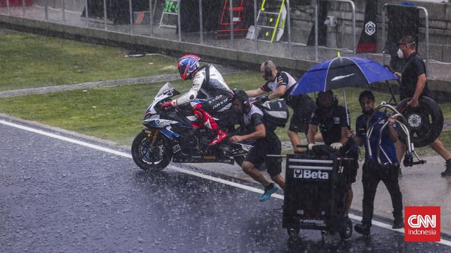 Pembalap World Supersport Dominique Aegerter kangen mandi air hujan jelang balapan di Sirkuit Mandalika pada akhir pekan ini