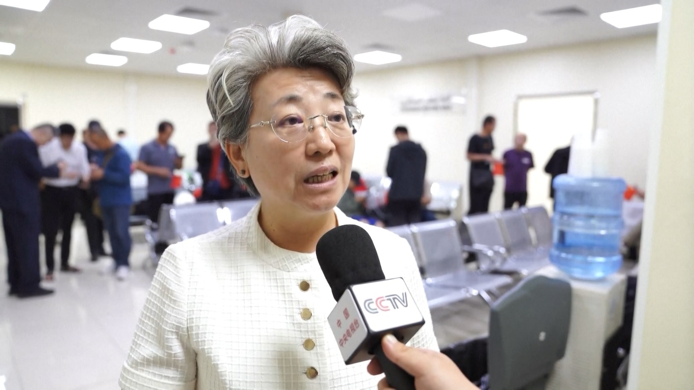 Warga Tiongkok yang Dievakuasi dari Iran Tiba dengan Selamat di UEA di tengah Meningkatnya Ketegangan