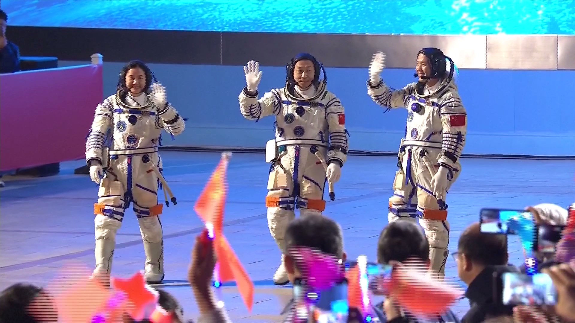 Peluncuran pesawat luar angkasa berawak Shenzhou-19 sukses total