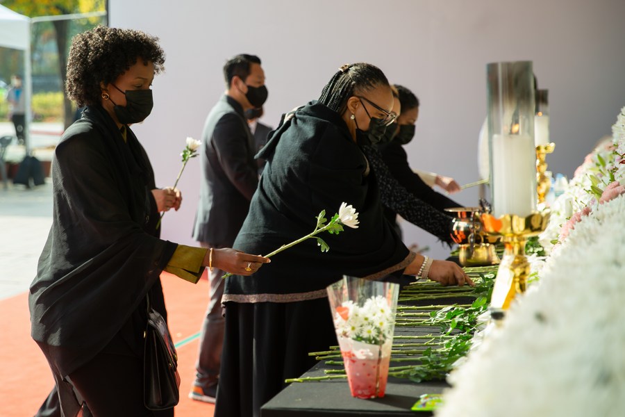 Insiden desak-desakan yang terjadi pada Sabtu (29/10) malam waktu setempat di Distrik Itaewon di Seoul