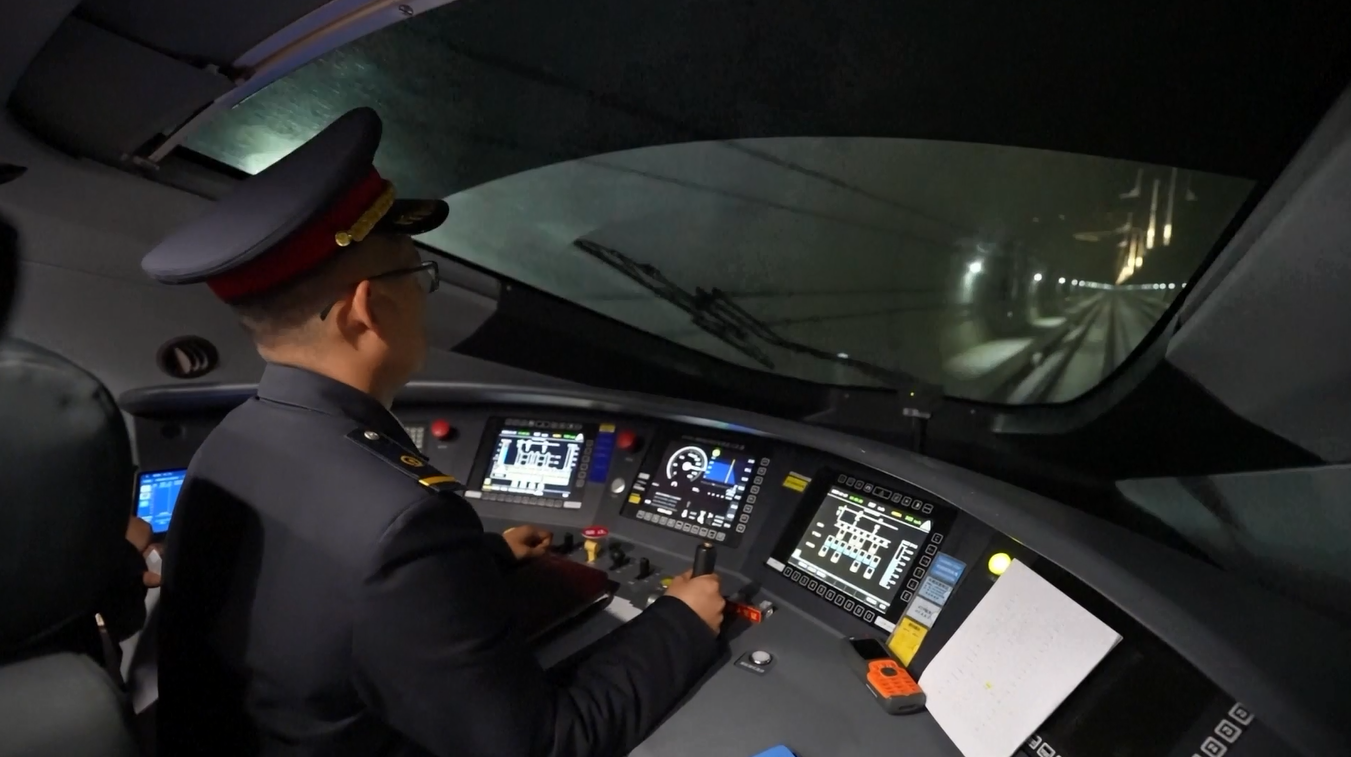 Jalur Kereta Cepat Xi'an-Yan'an Mulai Uji Coba Operasi