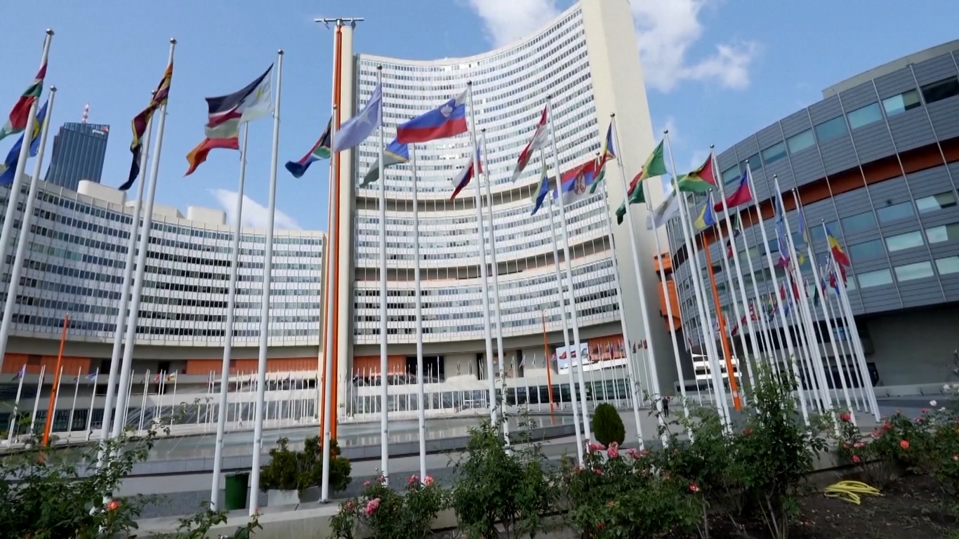 Li juga mengatakan Tiongkok akan menjaga komunikasi yang erat dengan semua pihak dan bersama-sama menangani urgensi saat ini di Dewan Gubernur IAEA