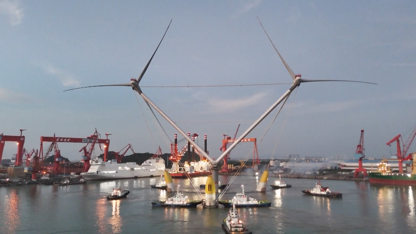 Platform ini akan tiba di Ladang Angin Lepas Pantai Mingyang Qingzhou Sihai pada Rabu (14/8) setelah pelayaran selama 72 jam sejauh 191 mil laut