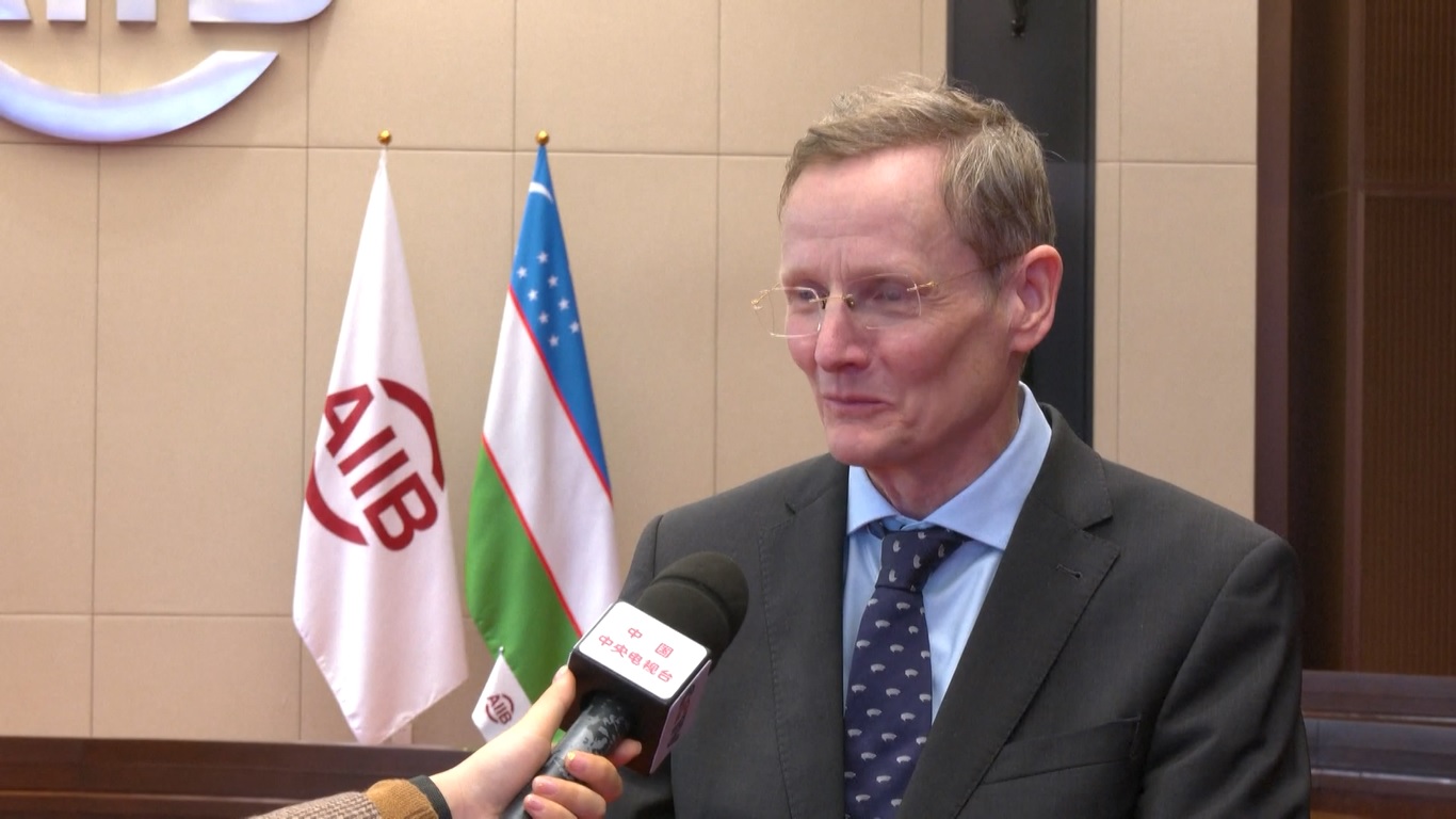 Program investasi ini mencakup sektor-sektor seperti transportasi