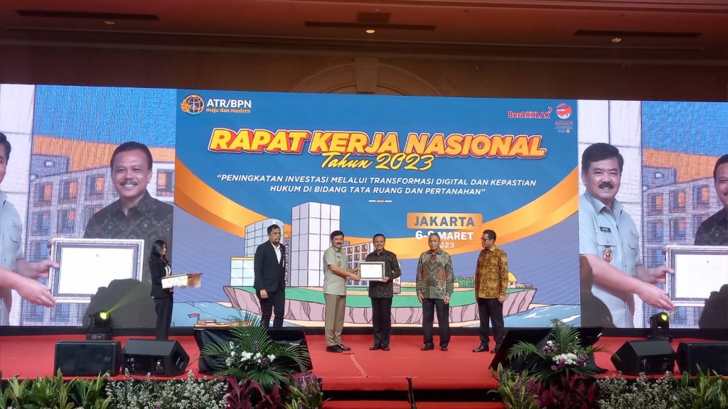 Penghargaan ini diberikan karena Gubernur Bali