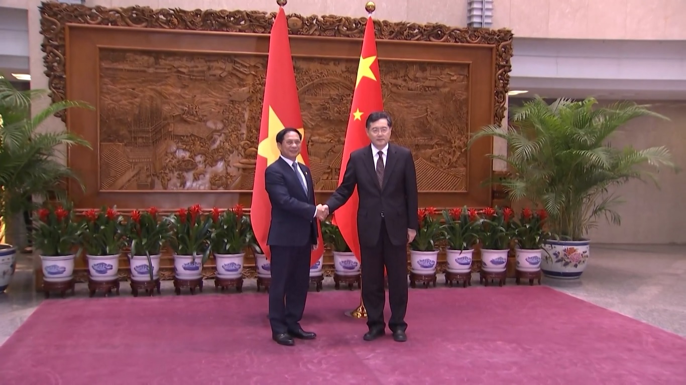 Qin meyakini bahwa kunjungan tersebut akan menyuntikkan dorongan baru ke dalam pekerjaan untuk memperdalam kerja sama strategis komprehensif Tiongkok-Vietnam