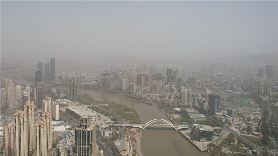 Pusat Meteorologi Nasional (NMC) pada hari Sabtu memperbarui peringatan oranye untuk angin kencang yang diperkirakan akan melanda wilayah utara dan pesisir negara itu selama akhir pekan