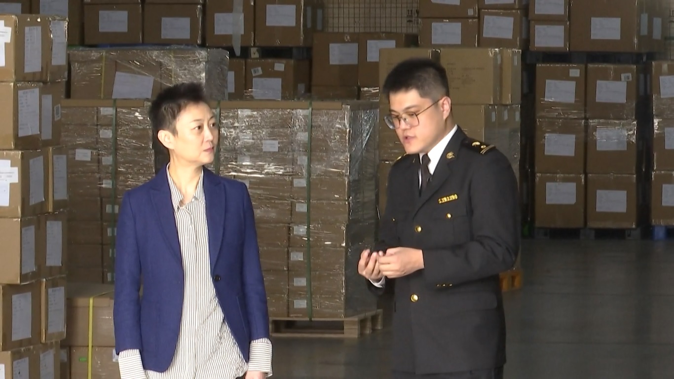 Pusat Layanan Transportasi Udara Keluar Qianhai memungkinkan bisnis untuk mengakses semacam layanan terminal bandara satelit sambil menikmati potongan lebih dari 30 persen dalam biaya logistik