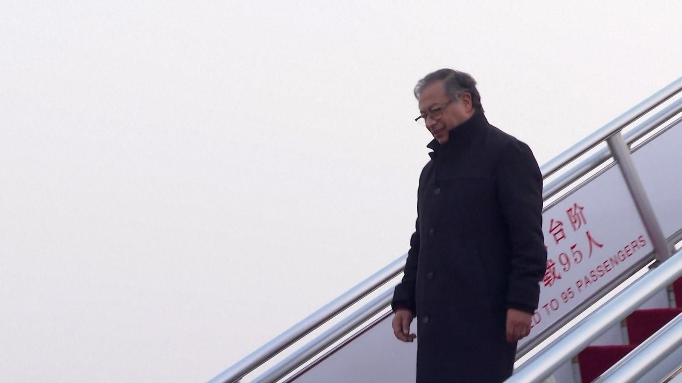 Ini adalah kunjungan kenegaraan pertama ke Tiongkok oleh Petro setelah ia menjabat