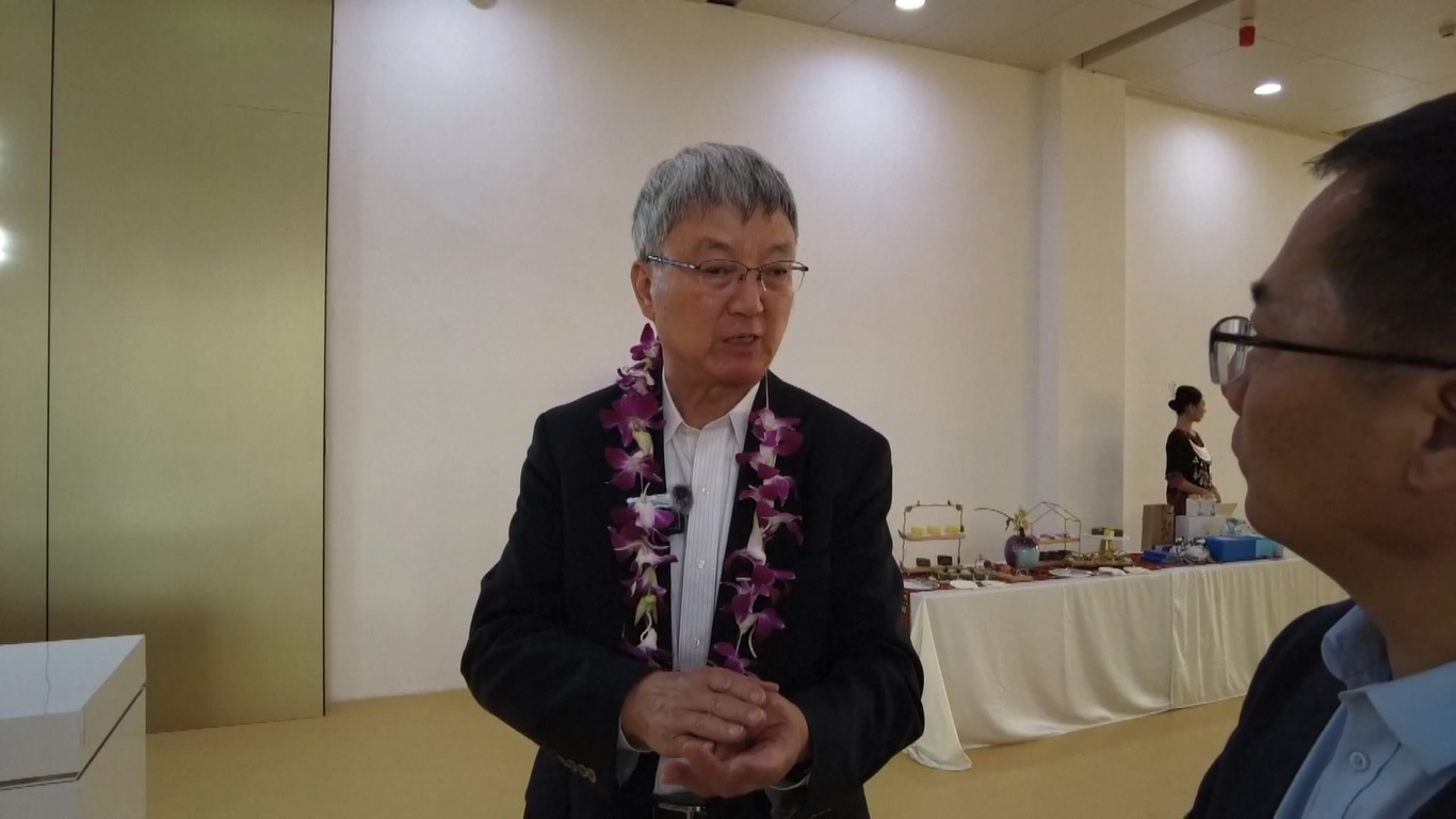 Zhu berbagi pengalaman pribadinya baru-baru ini tentang program tukar tambah untuk menggambarkan dampak positifnya terhadap perekonomian