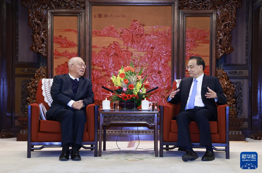 Li Keqiang mengatakan Tiongkok mendukung para peneliti giat menekuni ilmu pengetahuan mengembangkan imajinasi dan kreativitasnya untuk mencapai terobosan yang baru