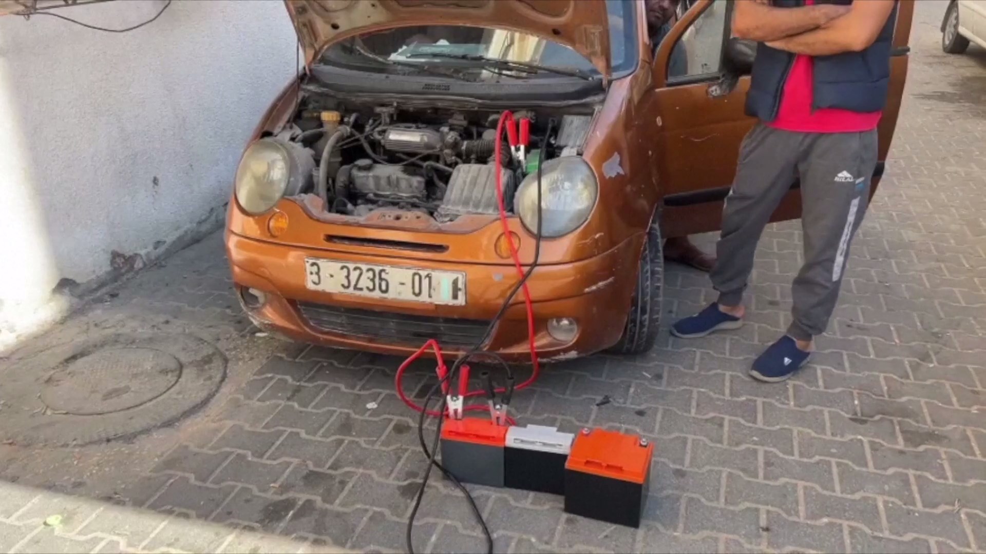 Orang-orang yang tinggal di Jalur Gaza kehilangan kontak dengan dunia luar