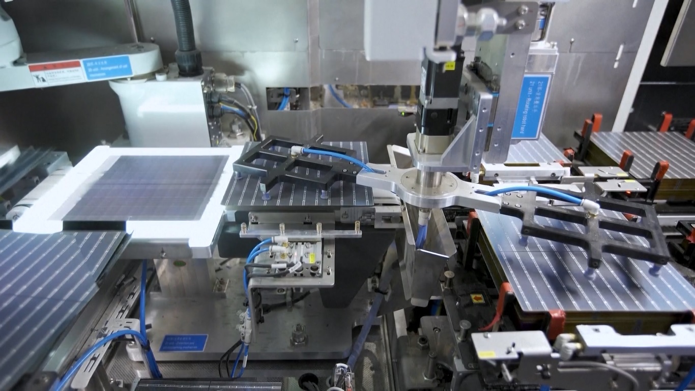 Produksi wafer silikon meningkat hampir 40 persen dari tahun sebelumnya menjadi 130 gigawatt pada Januari dan Februari 2024