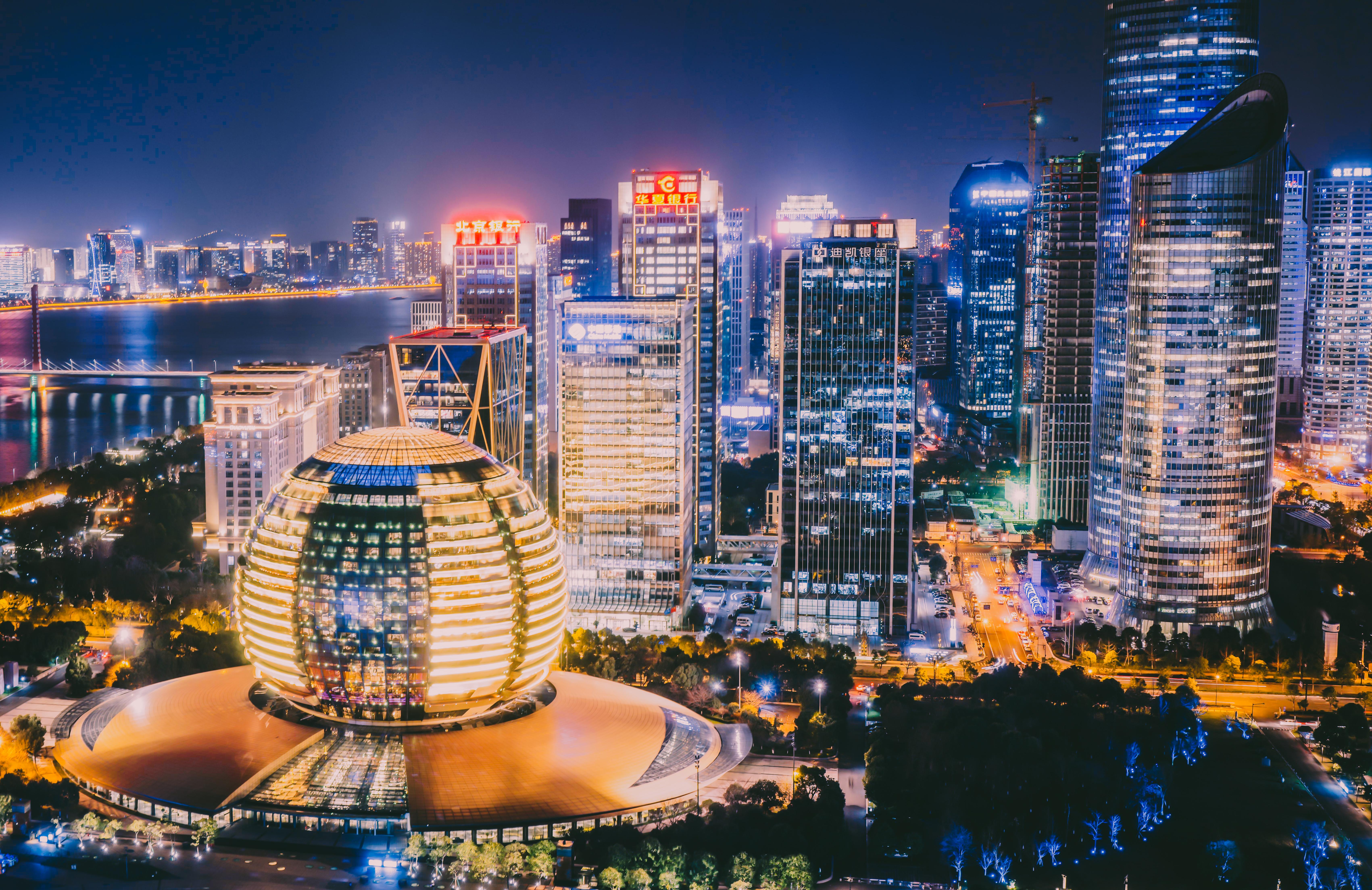 Sejak budaya Liangzhu yang dilahirkan pada tahun 3300 SM