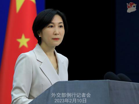 Jurnalis investigasi AS yang terkemuka Seymour Hersh dalam sebuah artikelnya mengungkapkan sejumlah besar bukti yang detail