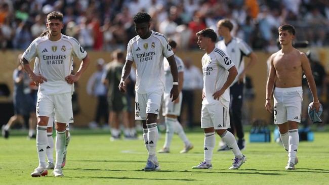 PSG Hancurkan Madrid, Enrique Minta Alonso Jangan Dihujat