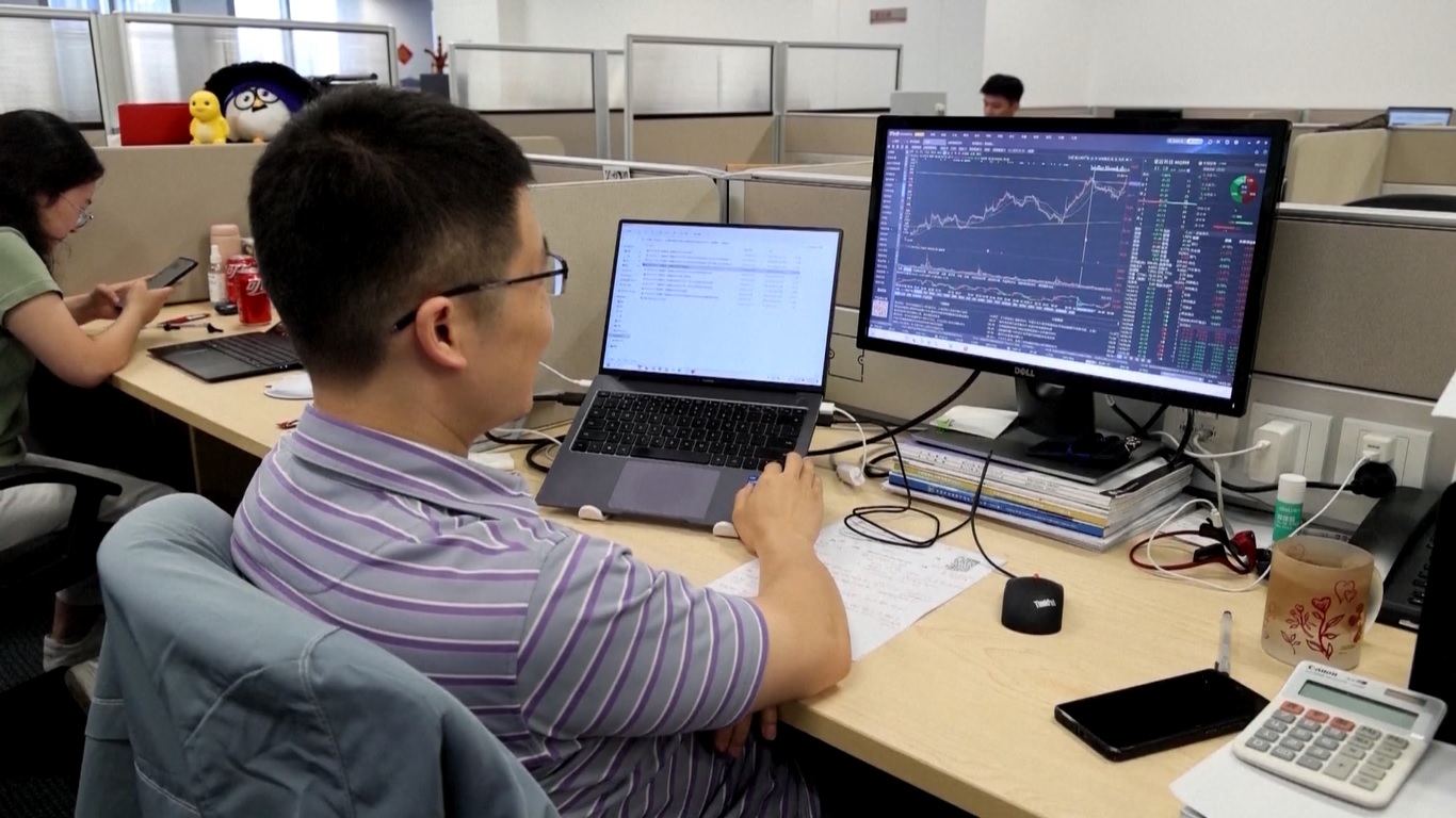 Lebih dari 5000 saham yang tercatat di bursa Shanghai dan Shenzhen serta Bursa Efek Beijing dibuka lebih tinggi pada hari Selasa (8/10)