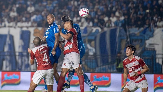 Pelatih Madura United Rakhmat Basuki menyebut duel lawan Persib Bandung di final Liga 1 bukanlah misi yang mustahil meskipun saat ini tertinggal 0-3 dalam agregat