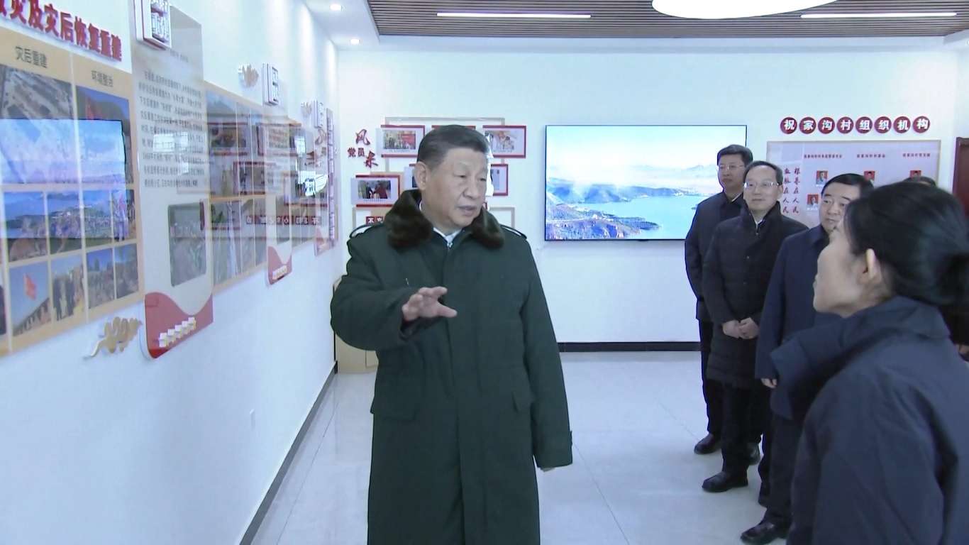 Xi melakukan perjalanan ke desa Zhujiagou