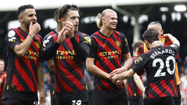 Manchester City sukses mengudeta puncak klasemen Liga Inggris yang cukup lama diduduki Arsenal