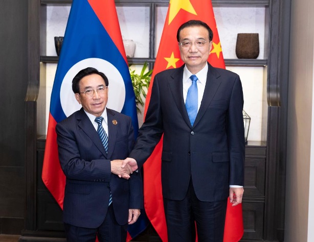 Perdana Menteri Tiongkok Li Keqiang dan Perdana Menteri Laos Phankham Viphavanh pada hari Sabtu (12/11) sepakat untuk mempromosikan hubungan bilateral untuk pengembangan lebih lanjut