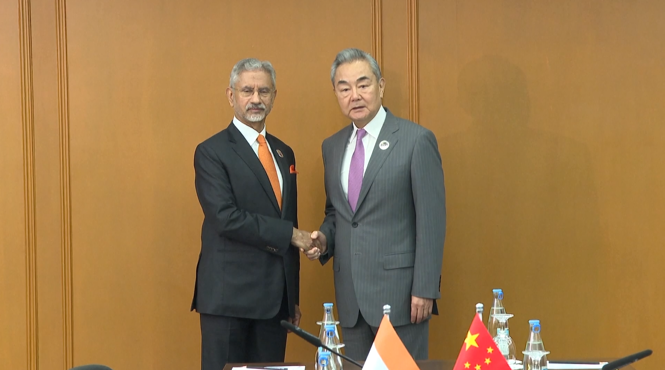 Menlu: Tiongkok dan India Harus Memperkuat Momentum Positif dalam Hubungan Bilateral