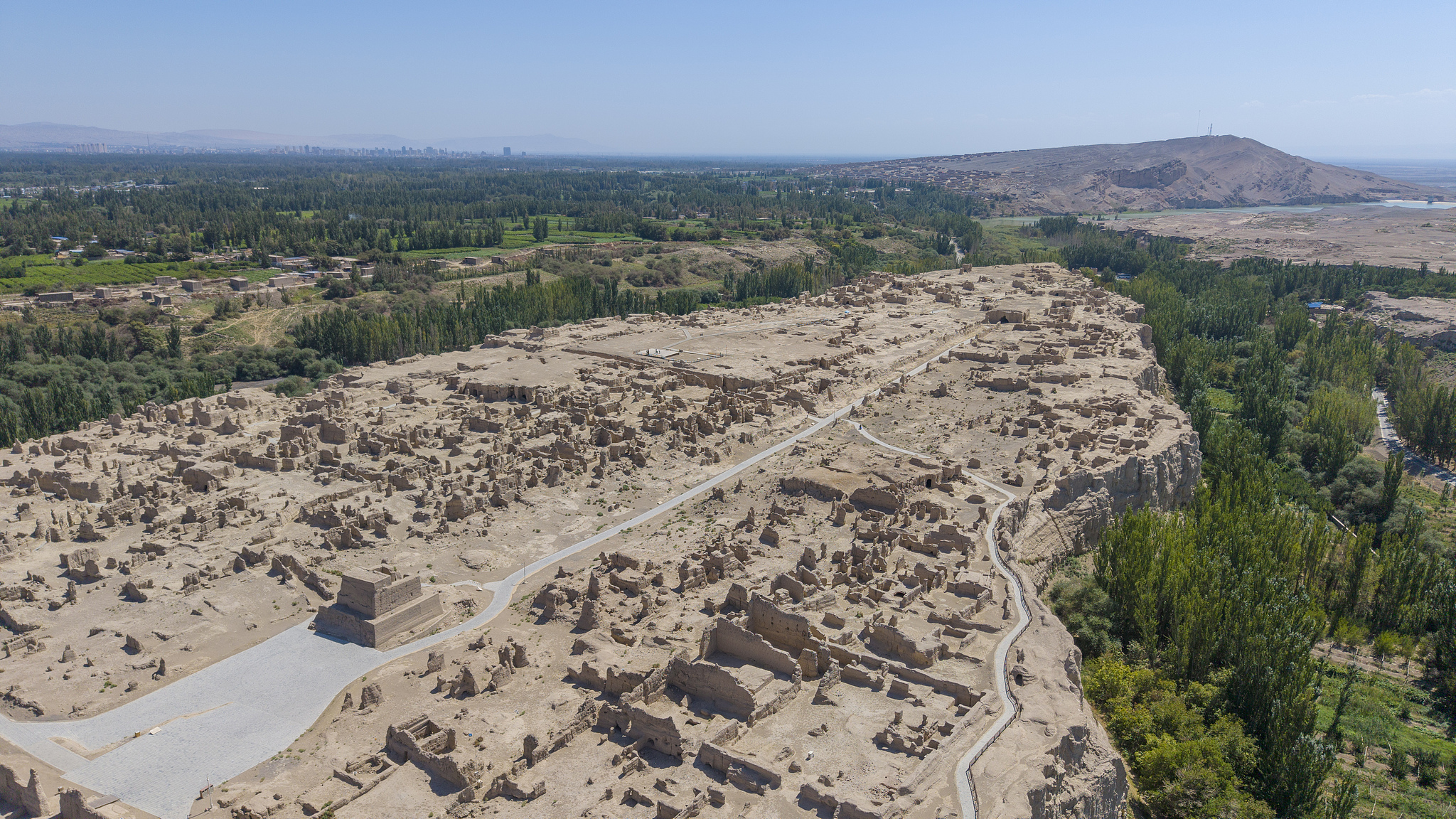 Palet Warna Xinjiang: Mengungkap Pesona Abadi Reruntuhan Jiaohe