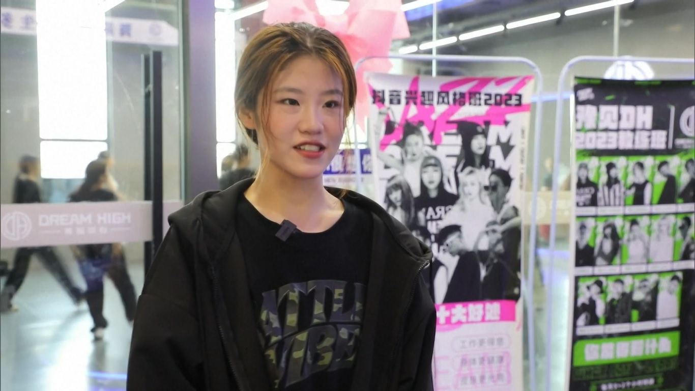 Olahraga khusus itu meliputi breakdancing