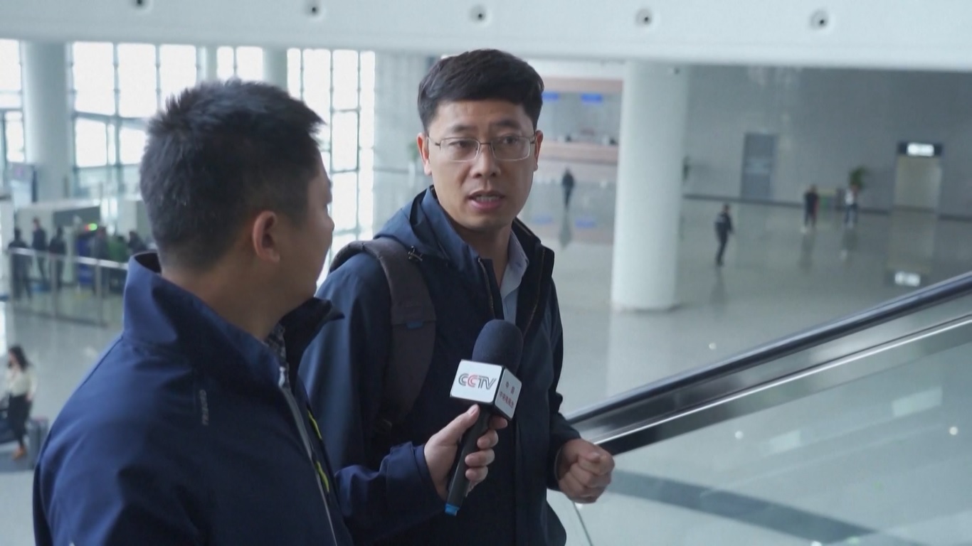 Seluruh jalur kereta api tersebut memiliki total delapan stasiun: Nanjing Selatan