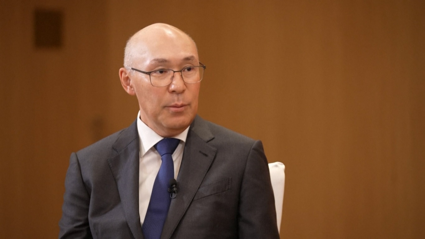 Kelimbetov mencatat bahwa seiring dengan semakin mendalamnya fragmentasi global