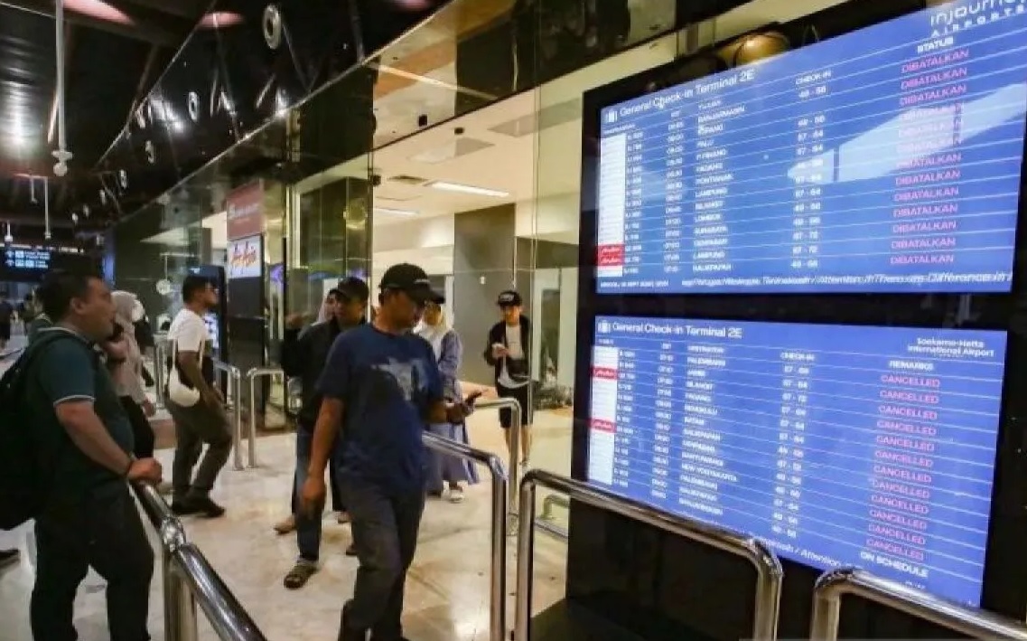 764 Penerbangan di Bandara Soetta Terdampak Erupsi Gunung Anak Krakatau