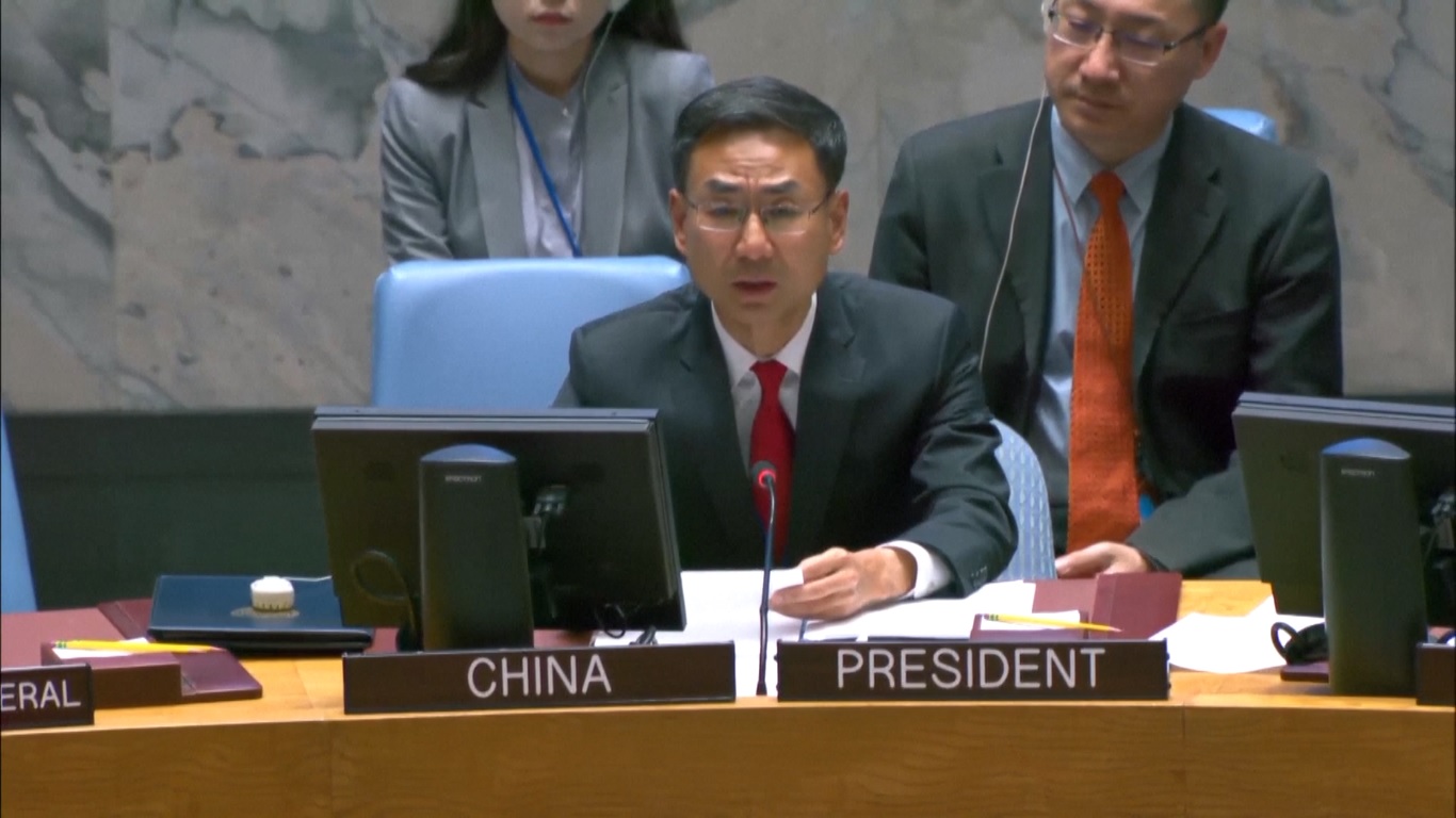 Ia menekankan kekurangan pasokan material yang parah