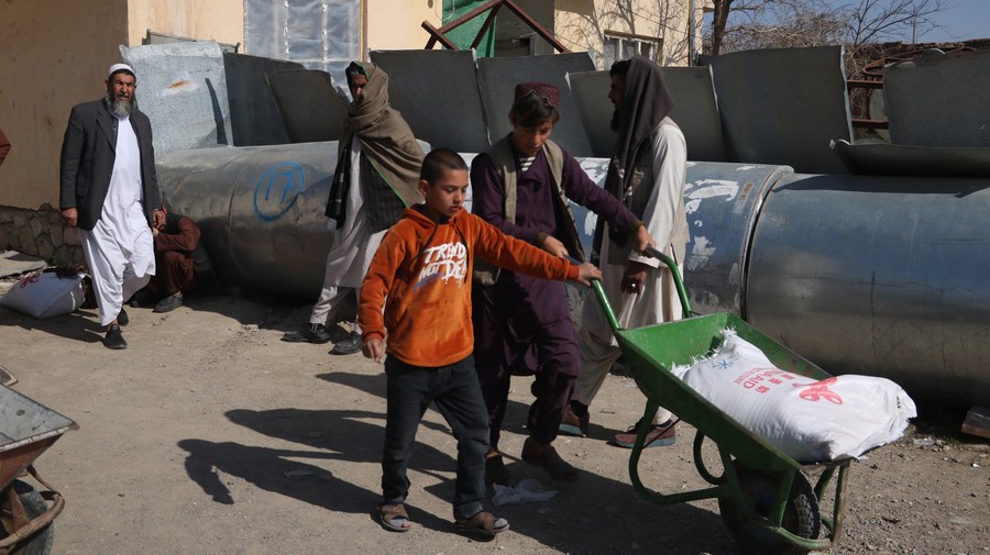 Tiongkok telah mendukung Afghanistan selama setahun terakhir dengan vaksin COVID-19