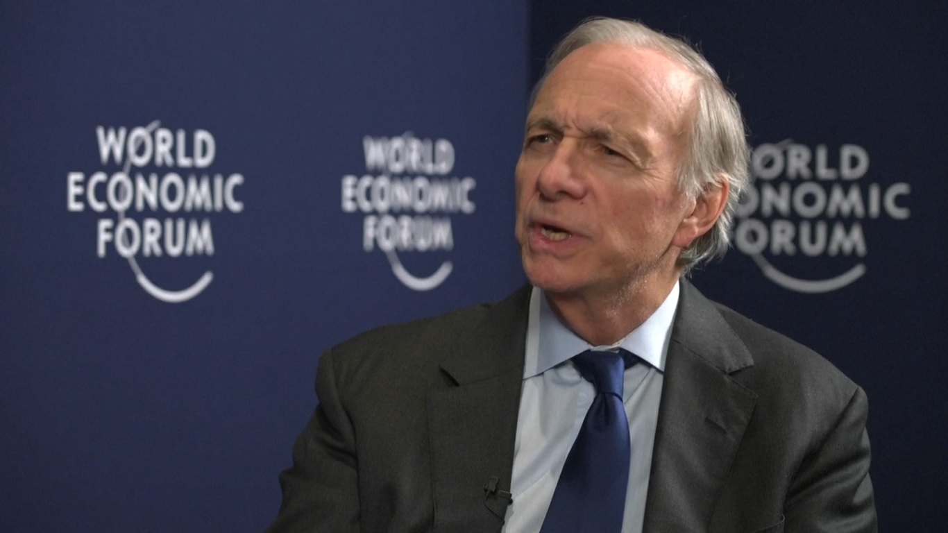 Dalio mencatat bahwa tantangan di sektor real estat Tiongkok adalah salah satu masalah yang paling mendesak dalam langkah pemulihan ekonomi Tiongkok selanjutnya