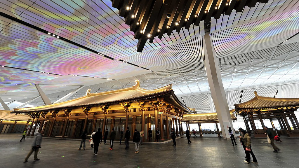 Salah satu hal yang menarik dari museum ini adalah ruang pameran seluas 88 meter persegi yang didedikasikan untuk memamerkan artefak utama dari koleksi warisan budaya Shaanxi