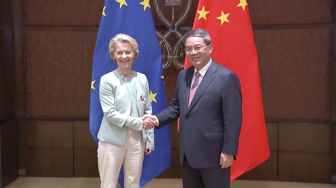 Dia meminta kedua belah pihak untuk mengimbangi ketidakpastian dalam lanskap internasional dengan stabilitas hubungan Tiongkok-Eropa