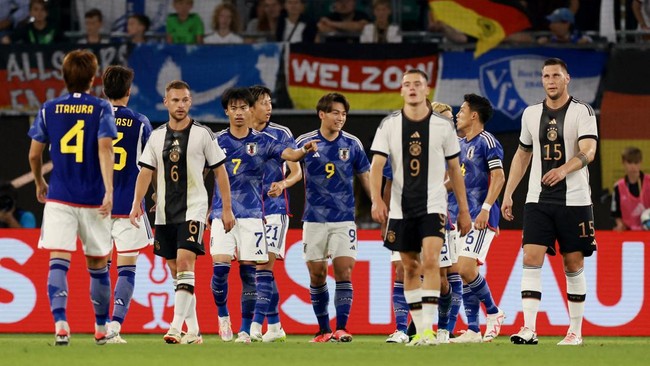 Hansi Flick menolak mundur dari posisi pelatih timnas Jerman setelah menelan kekalahan memalukan 1-4 dari Jepang pada laga FIFA Matchday di Volkswagen Arena