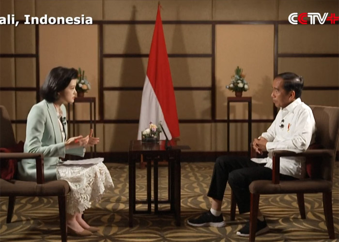 Presiden Indonesia Joko Widodo mencuri perhatian warga Tiongkok setelah wawancara dengan media resmi setempat