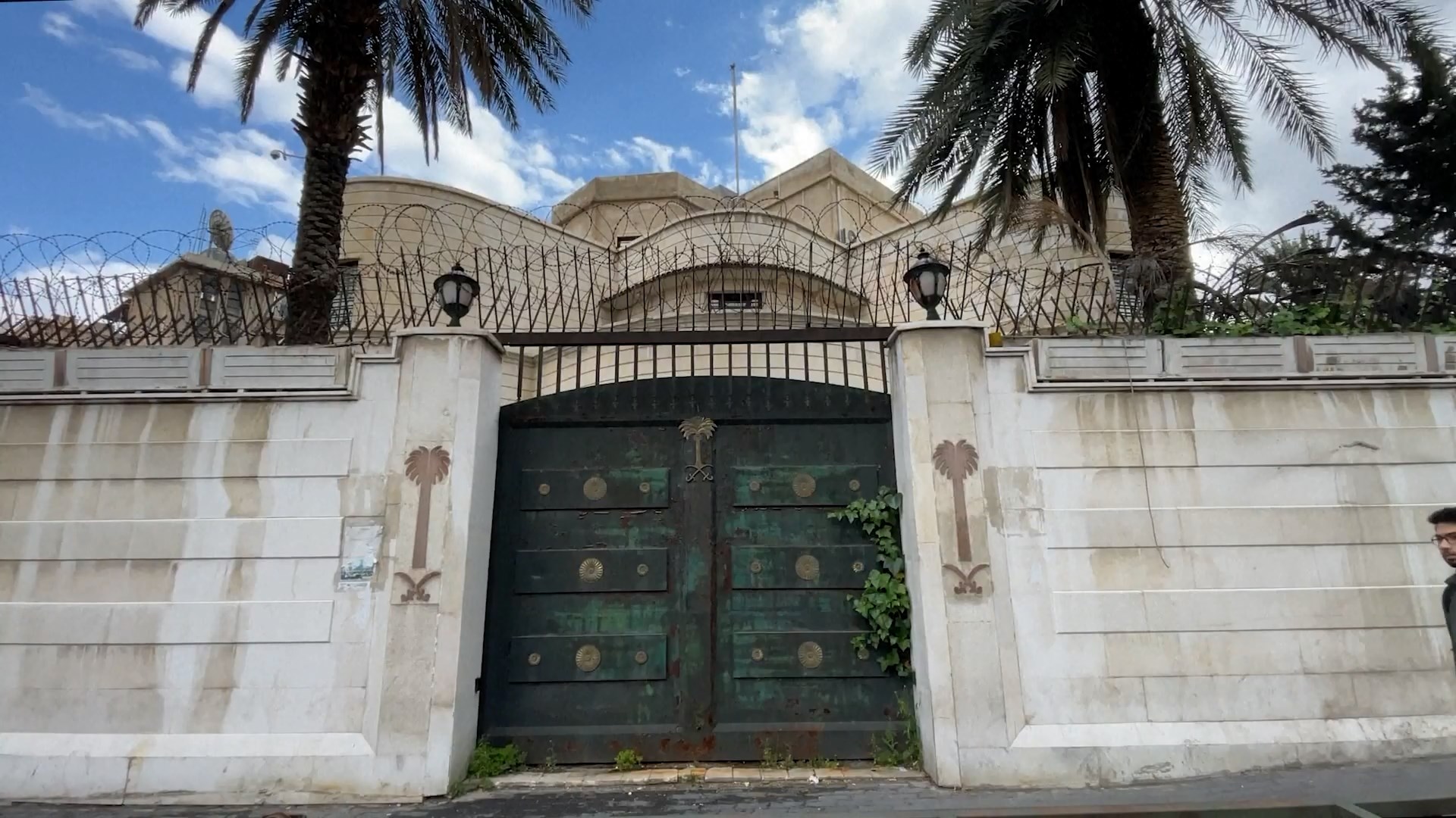 Kedua negara sepakat untuk melanjutkan layanan dan penerbangan konsulat