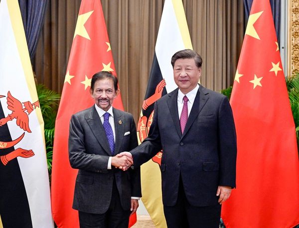 Presiden Tiongkok Xi Jinping pada Jumat (18/11/2022) menyerukan Brunei dan anggota Perhimpunan Bangsa-Bangsa Asia Tenggara (ASEAN) lainnya untuk bekerja sama membangun Laut Tiongkok Selatan menjadi laut perdamaian