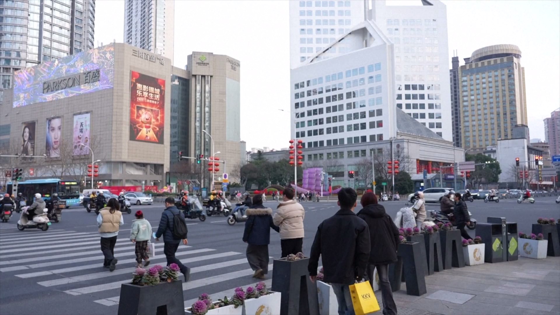 Tiongkok Menetapkan 16 Kota Percontohan untuk Konsumsi "Film-Plus" guna Mendorong Pertumbuhan Ekonomi