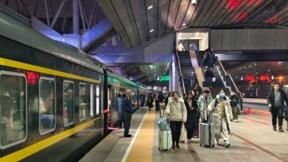 Keramaian perjalanan tahunan yang juga dikenal sebagai Chunyun