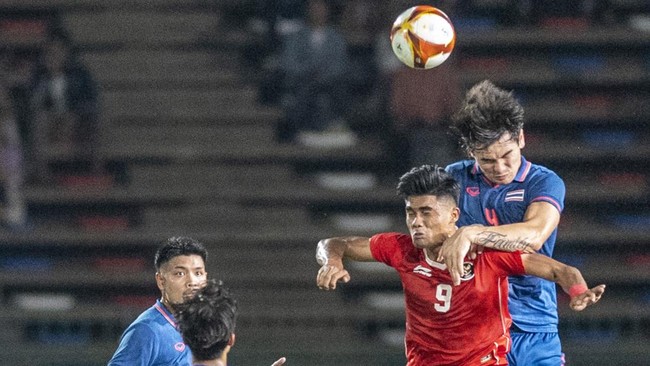 Kemenangan Timnas Indonesia U-22 atas Thailand di final SEA Games 2023 dilalui dengan perjuangan berat Tensi tinggi membuat banjir kartu terjadi