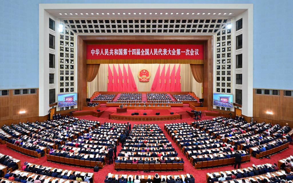 Presiden Tiongkok Xi Jinping dan para pemimpin lainnya hadir dalam Sidang Ke-1 Kongres Rakyat Nasional (KRN) Ke-14 dibuka di Balai Agung Rakyat Beijing pada Minggu (05/3)