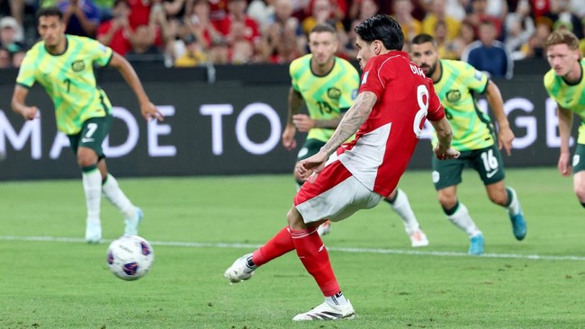 Bek Timnas Indonesia Kevin Diks buka suara soal gagal cetak gol lewat eksekusi penalti lawan Australia di kualifikasi Piala Dunia 2026 pada 20 Maret 2025